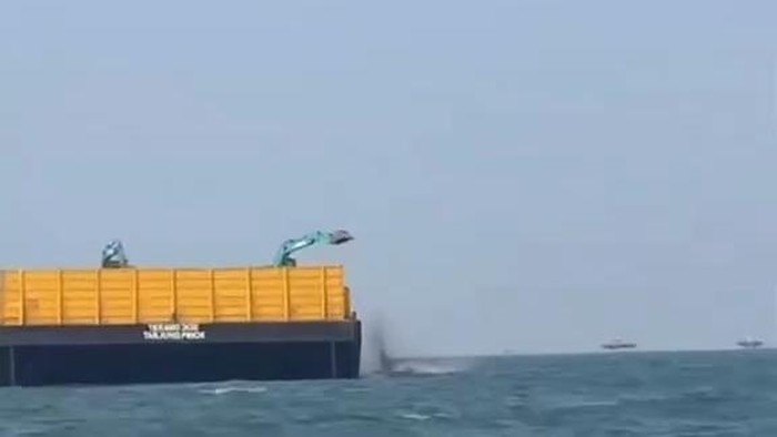 Viral Tongkang Buang Material di Laut Banten, Pemprov Bilang Ada Miskomunikasi